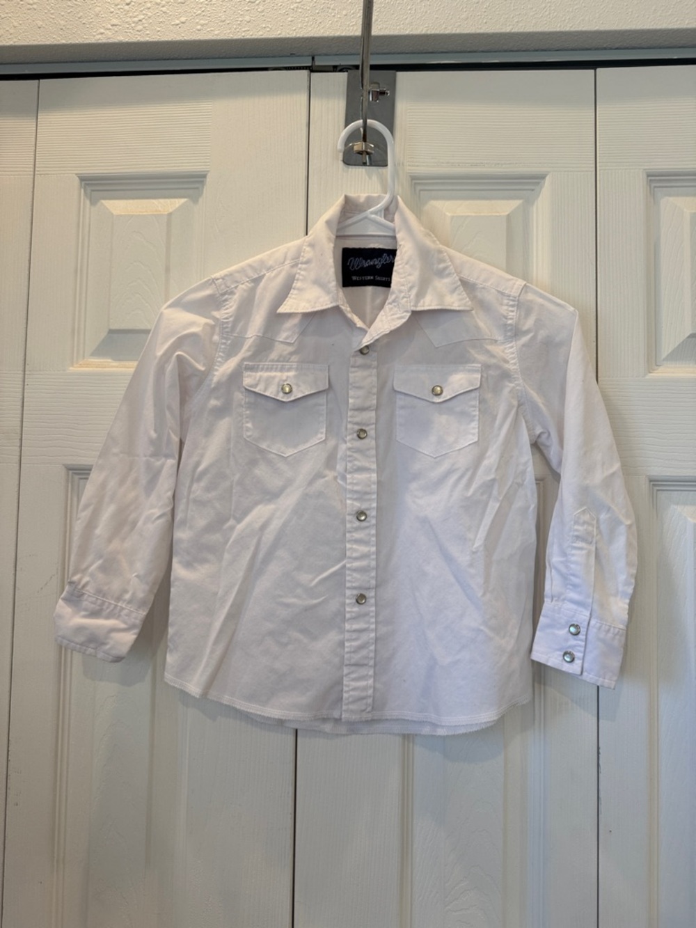 Wrangler White Button-Down Western Style Shirt